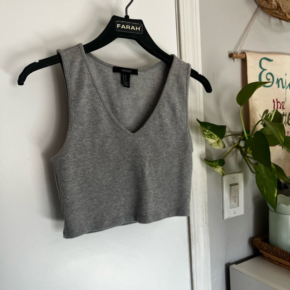 Forever21 Gray Women's V-Neck Crop Top